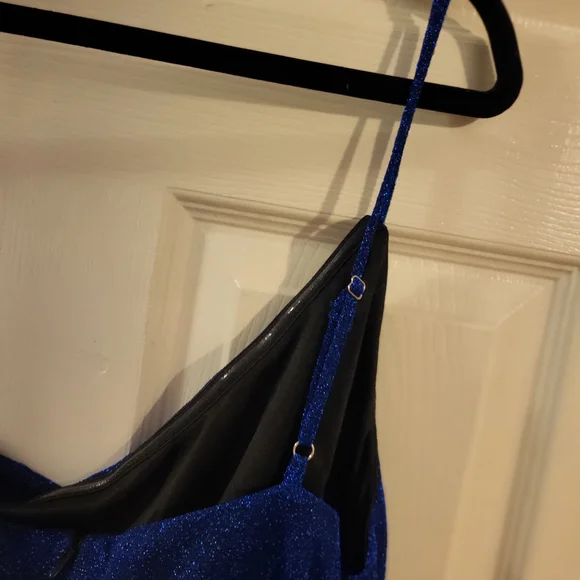 Elegant Blue Strapless Dress - Picture 7 of 7